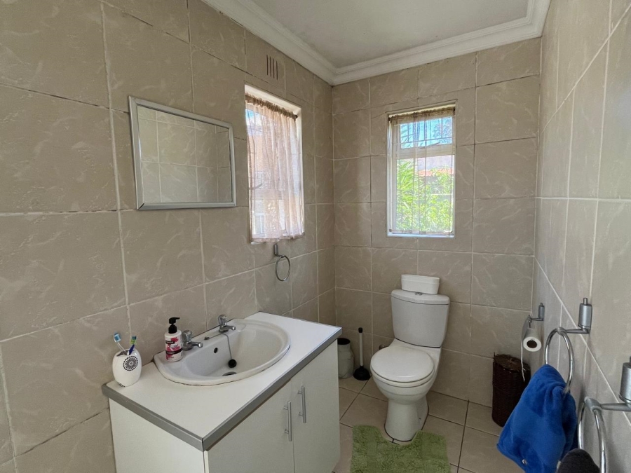  Bedroom Property for Sale in Fairfield Estate Western Cape